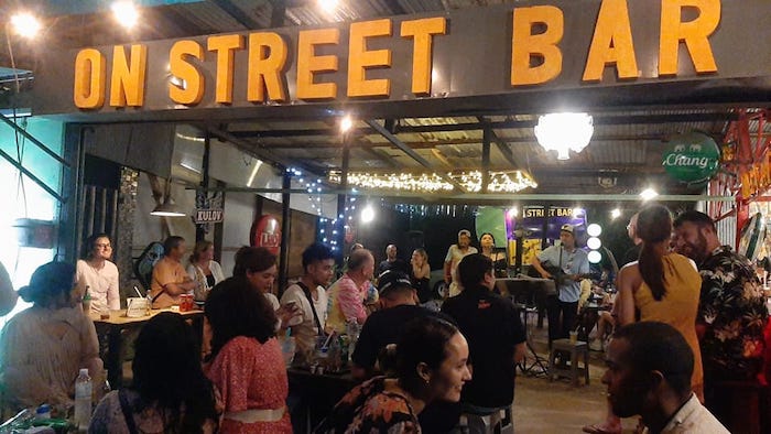 Relaxed bars in Chaweng - On Street Bar - Koh Samui